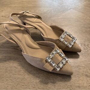 Anne Klein Inez Rhinestone Buckle Slingback Pumps Kitten 2" Heel Black 8.5